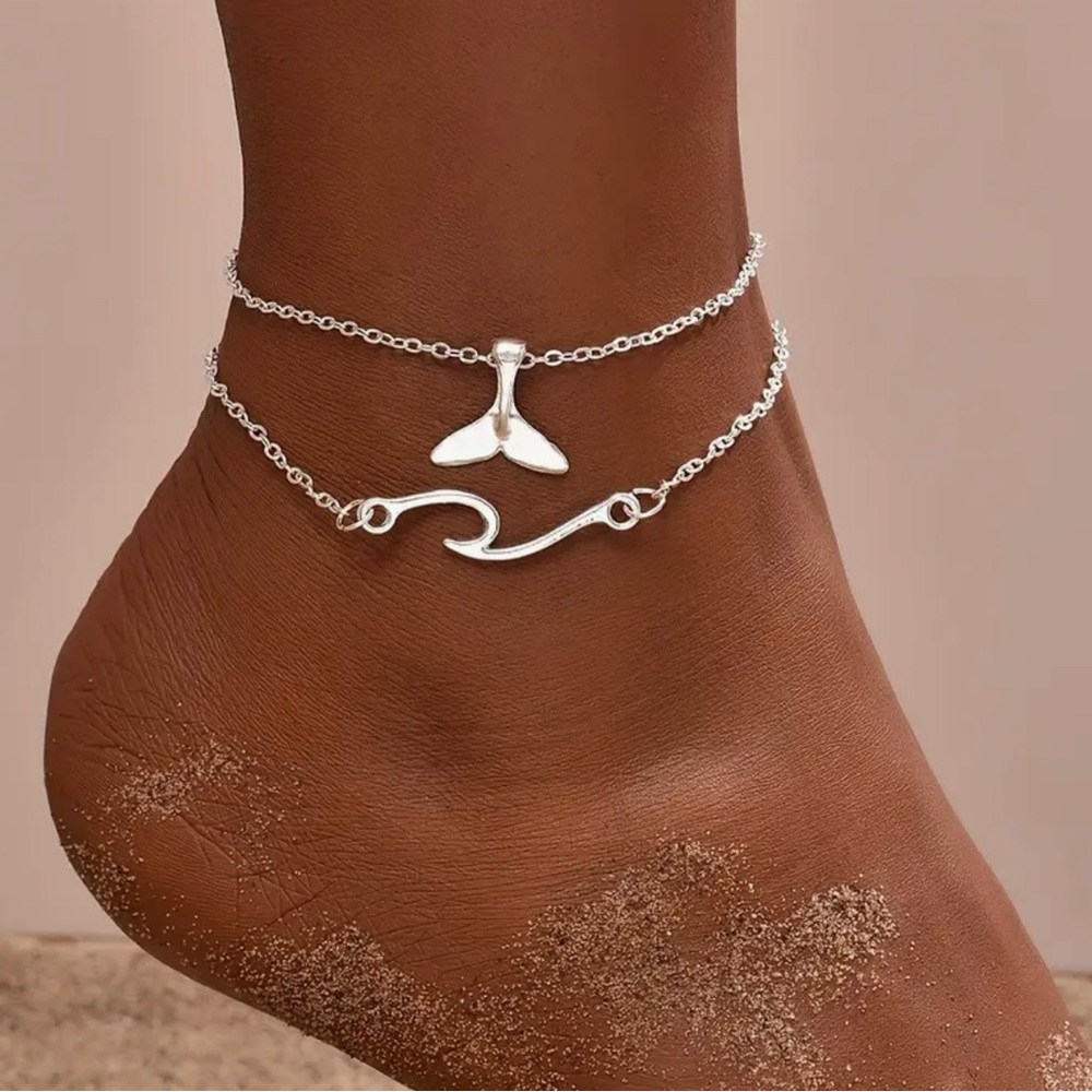 New - Chic - Beautifully Designed Dolphin Tail /Wave Pendant Ankle Bracelet